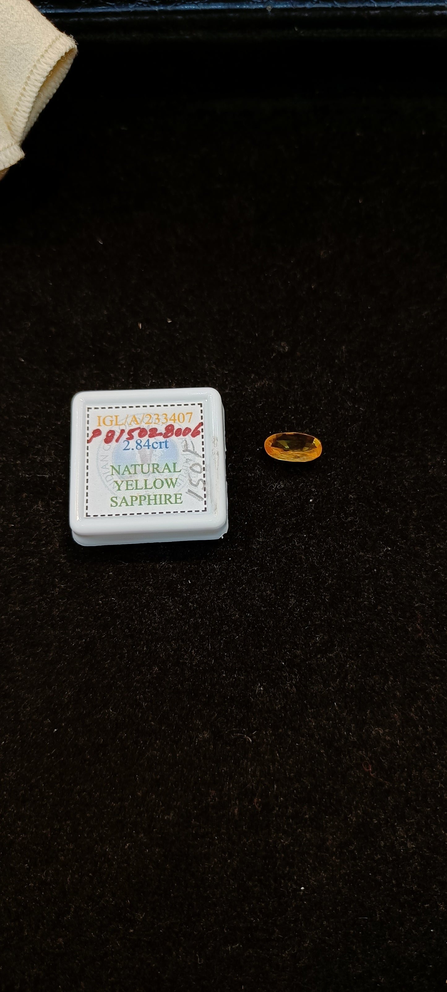Yellow Sapphire - 2.84 Carats