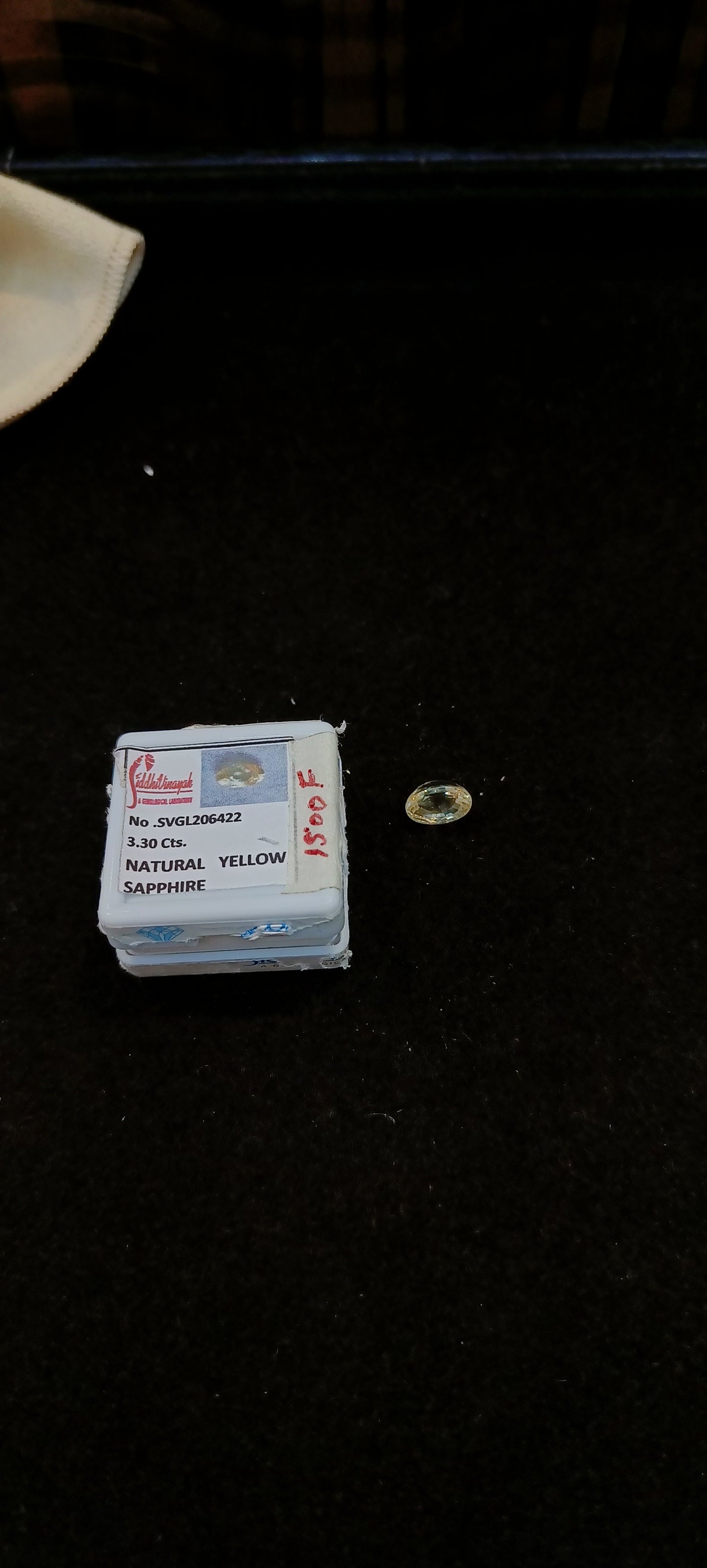 Yellow Sapphire - 3.30 Carats
