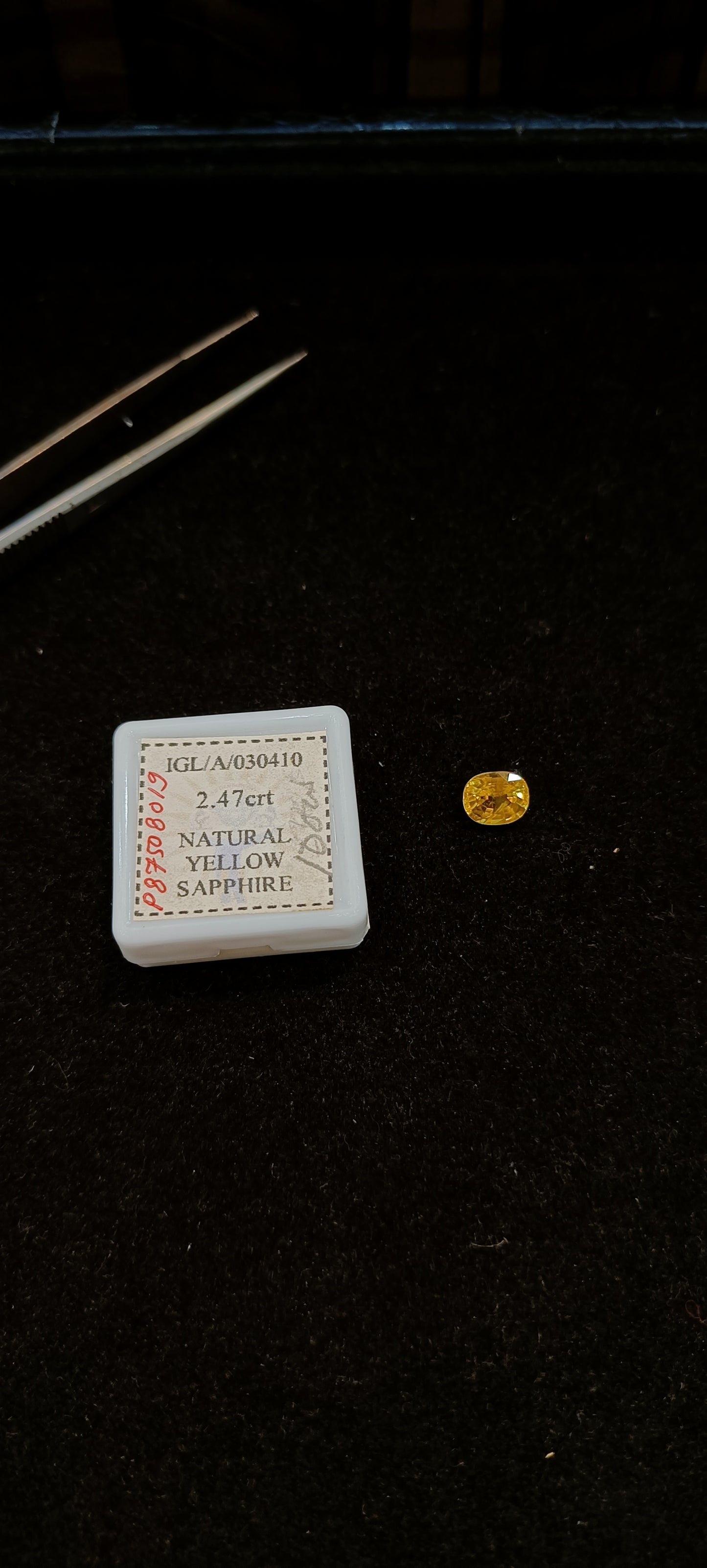 Yellow Sapphire - 2.47 Carats