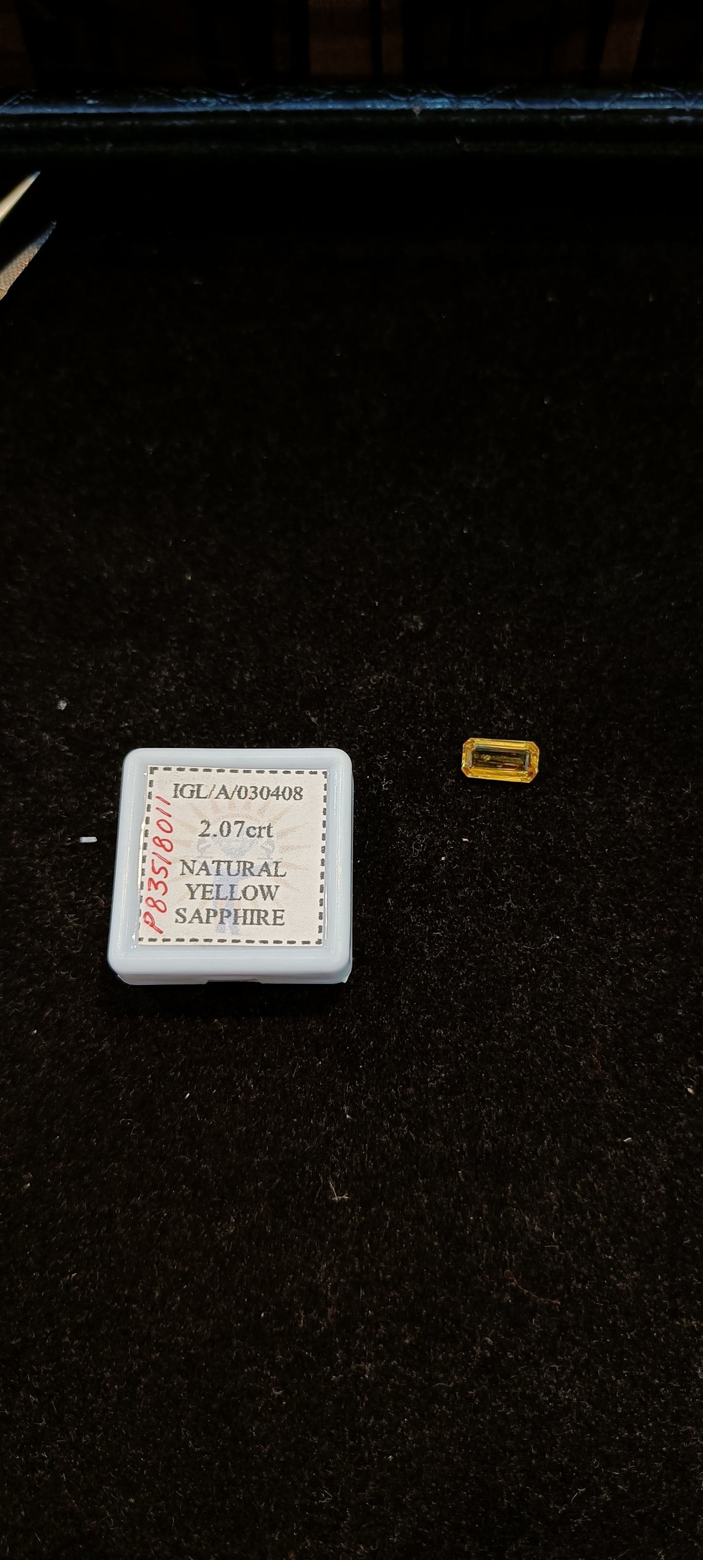 Yellow Sapphire - 2.07 Carats