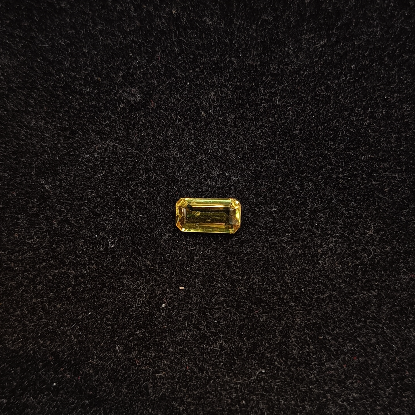 Yellow Sapphire - 2.07 Carats