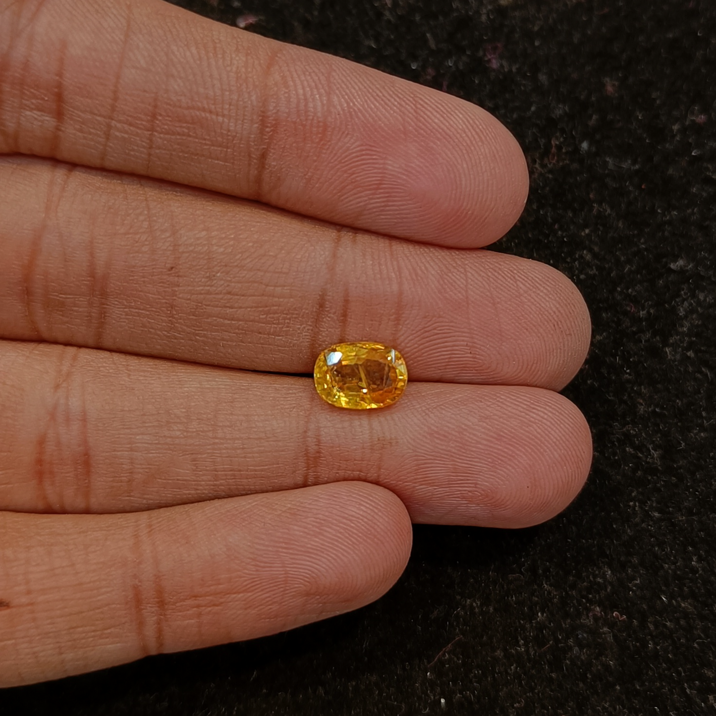 Yellow Sapphire - 2.56 Carats