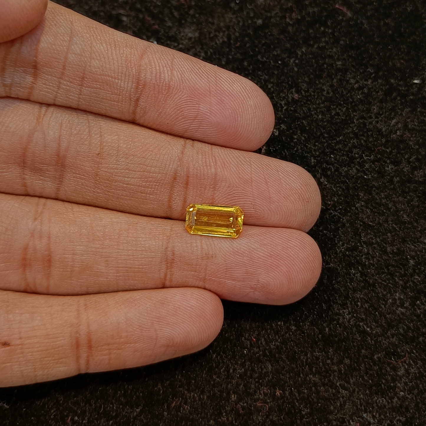 Yellow Sapphire - 2.07 Carats