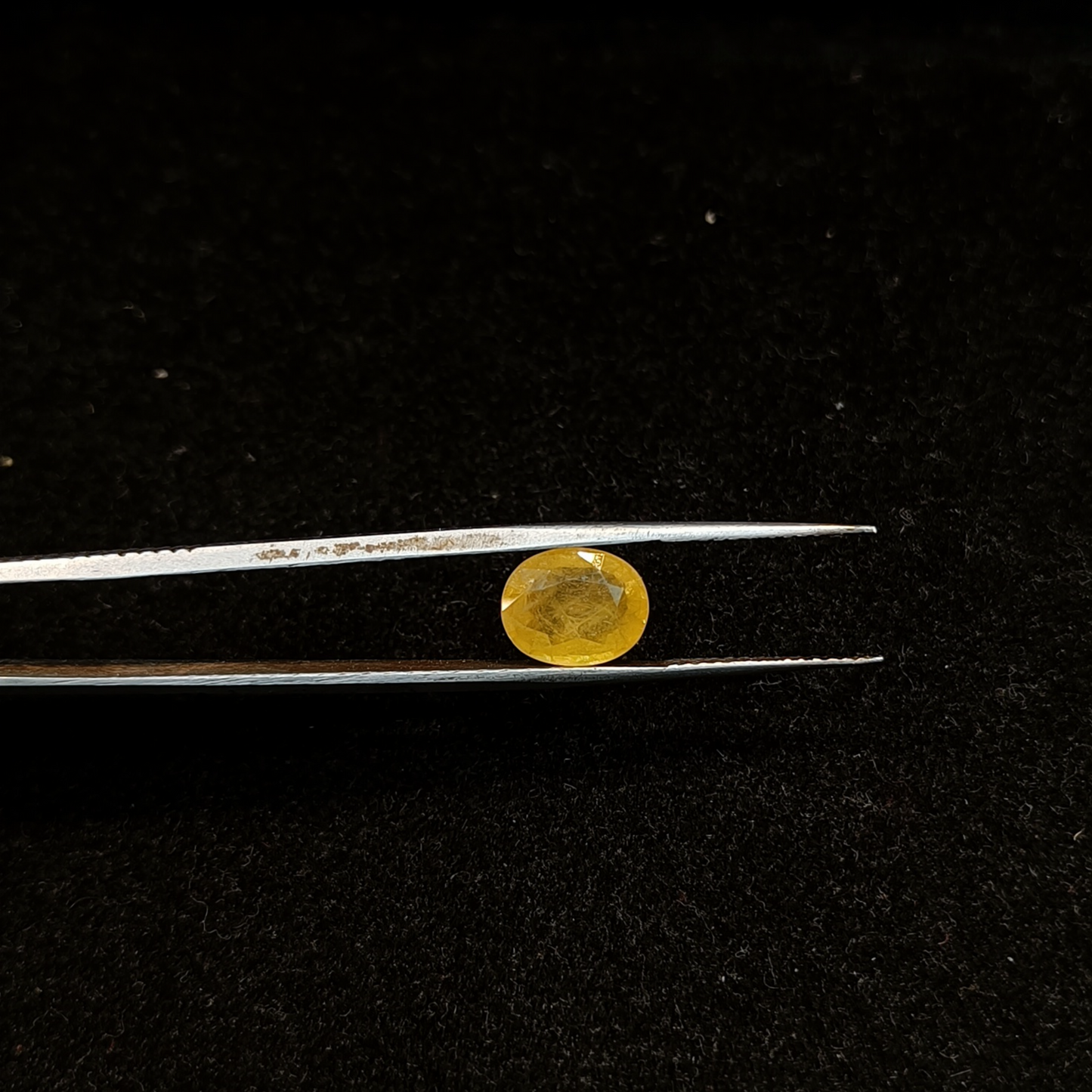 Yellow Sapphire - 3.70 Carats