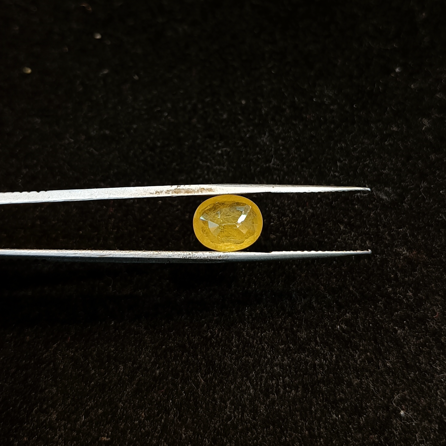 Yellow Sapphire - 3.70 Carats