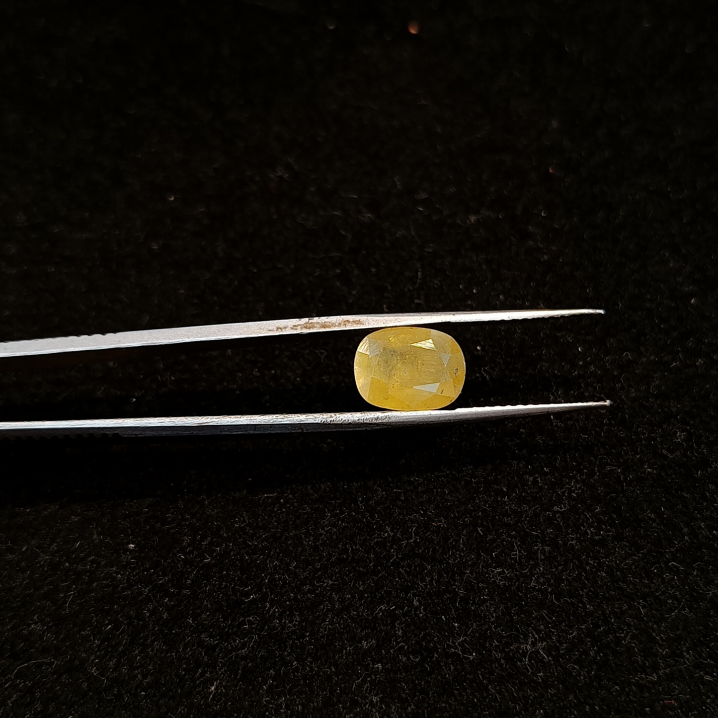 Yellow Sapphire - 3.64 Carats