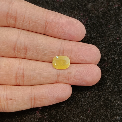 Yellow Sapphire - 3.64 Carats