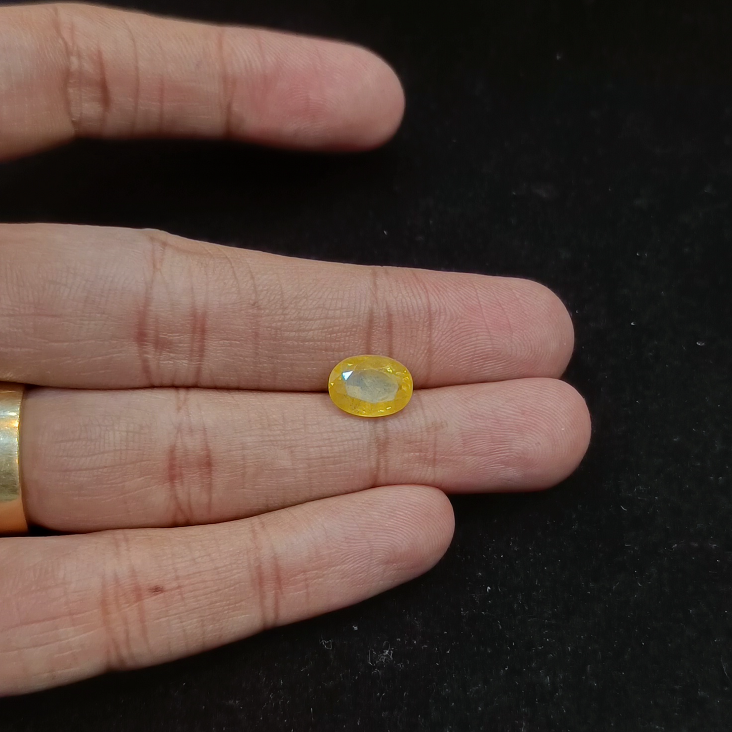 Yellow Sapphire - 3.53 Carats